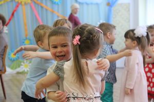 Малыши сада №1 поздравили мам и бабушек с 8 марта