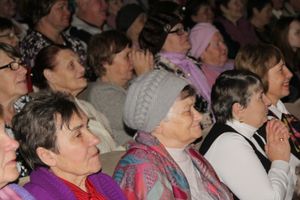 В Великих Луках играла гармонь (фото)