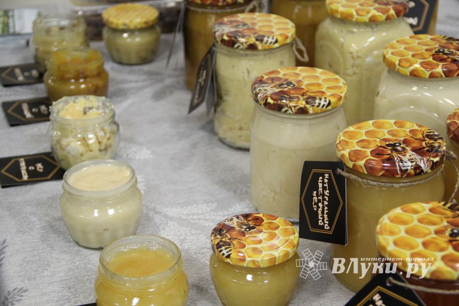 Где в Великих Луках попробовать живой шоколад на меду и вздремнуть на ульях?