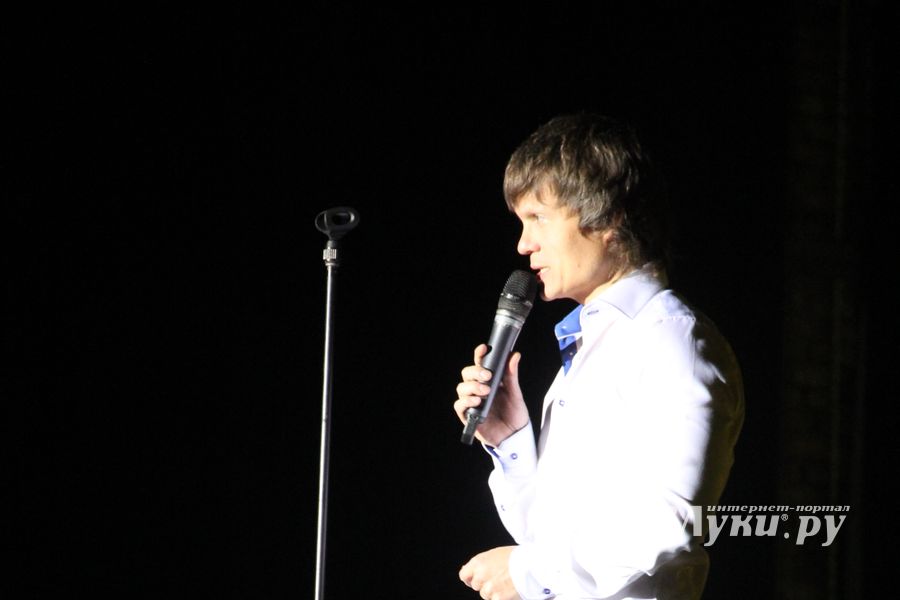 В Великих Луках состоялся концерт Артура (фото)