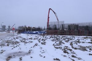 В Великих Луках продолжается строительство автодорожного путепровода через железную дорогу (ФОТО)