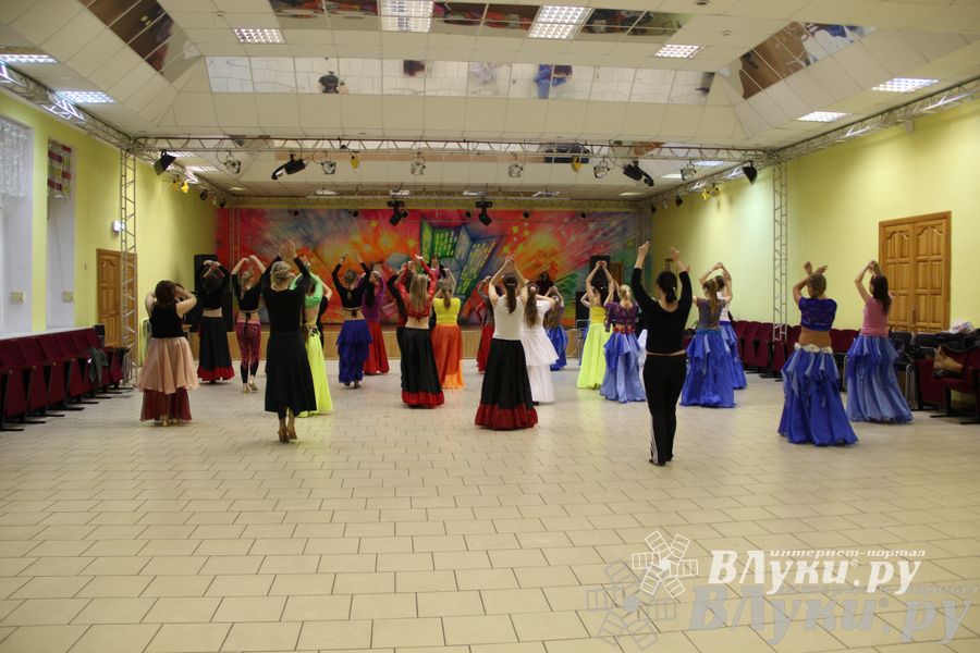 В великих Луках выступил московский коллектив фламенко