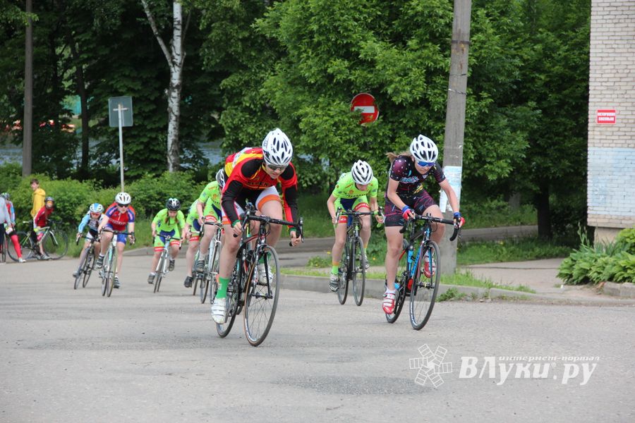В Великих Луках прошли Всероссийские соревнования по велосипедному спорту (ФОТО)