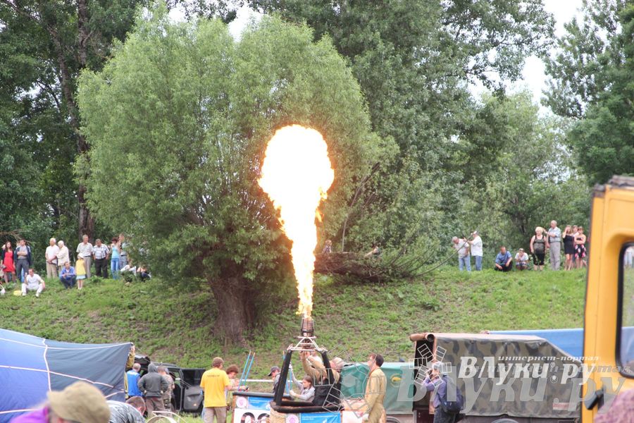 Открытие 18-й Международной встречи воздухоплавателей в Великих Луках