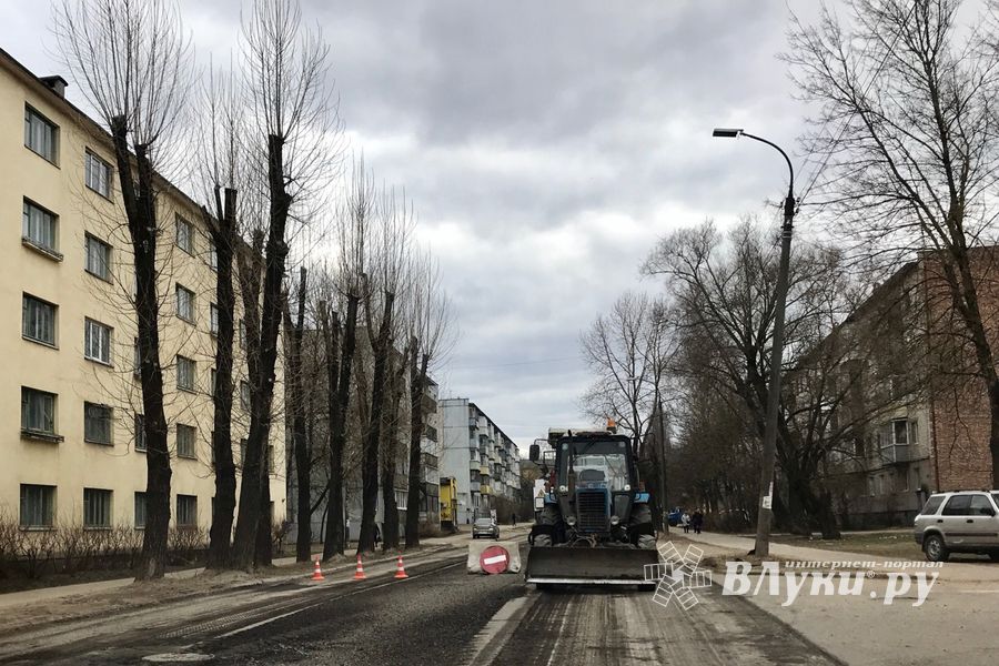 Дорожная фреза «добралась» до улиц Зверева и Некрасова (ФОТО)
