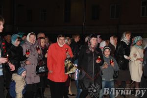 Крестным ходом встредили великолучане светлый праздник Пасхи