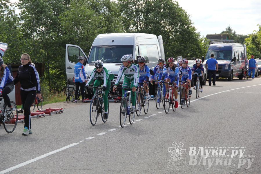 ВЛуки.ру: Состоялся Чемпионат и Первенство России среди девушек по велоспорту в парной гонке.