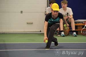 В СК «Ника» проходит открытый городской турнир по большому теннису (фото)