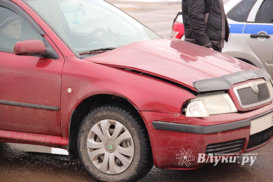В Великих Луках произошло ДТП