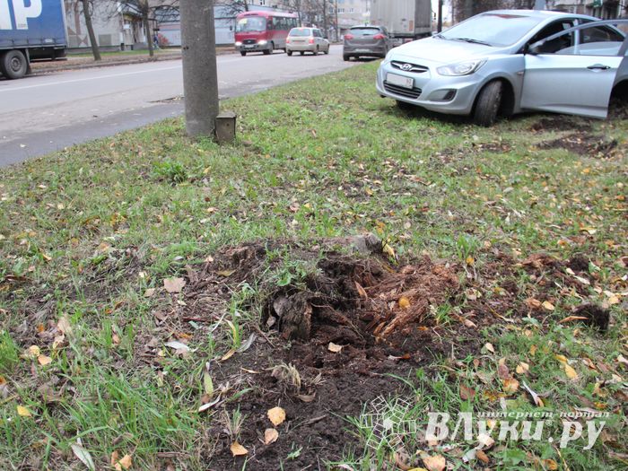 На пр. Гагарина автомобиль потерял колесо (ФОТО)