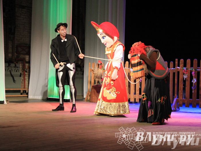 Состоялась премьера спектакля «Однажды в сказке...» (фото)
