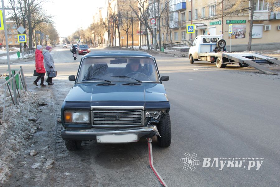 В Великих Луках произошло ДТП (ФОТО)