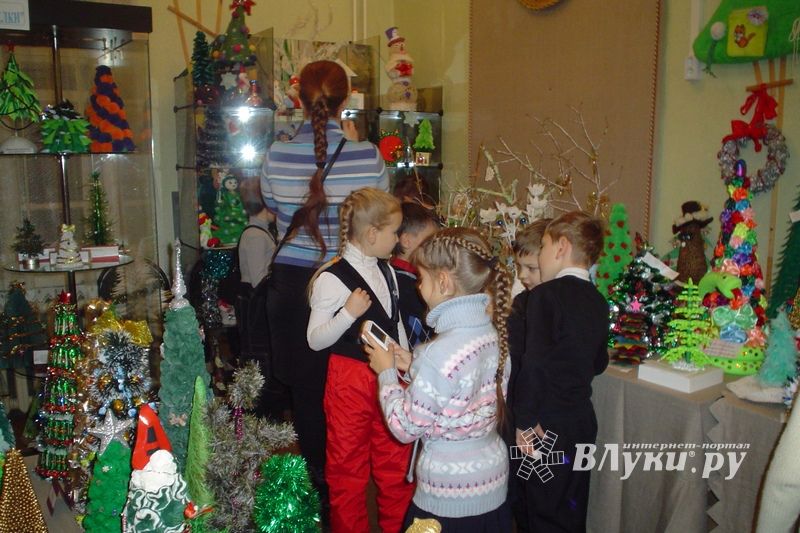 Сберечь зеленую ель призвали участники ежегодной акции Дома детского творчества