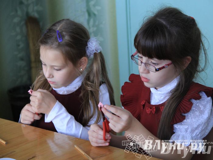 Великолукских лицеистов посвятили в «Маленькие мастера»