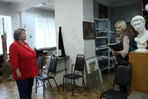 В Великих Луках ремонтируют детскую художественную школу (ФОТО)