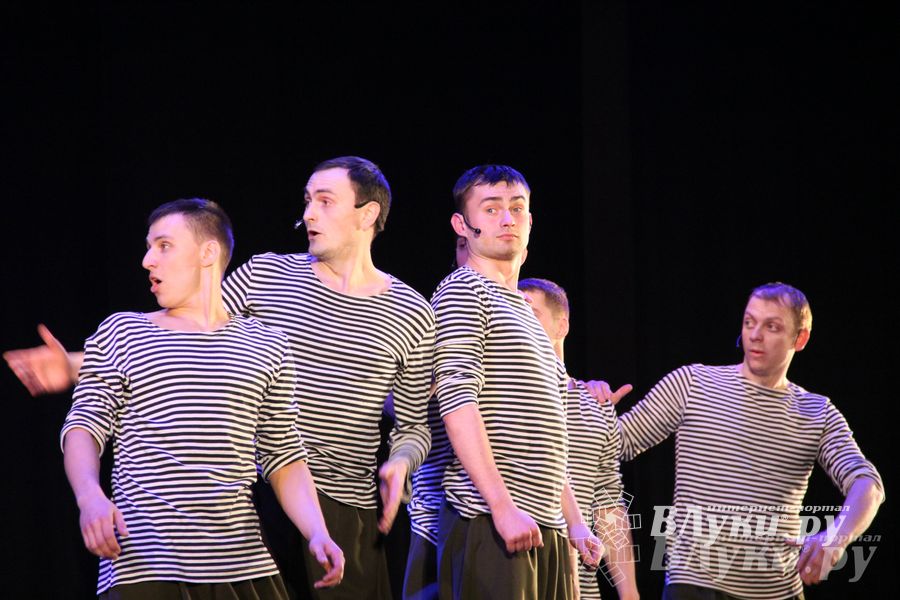 Государственный ансамбль «Русский Север» представил в Великих Луках мюзикл «Василий Теркин»