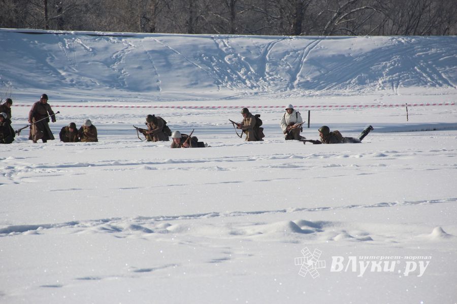 В Великих Луках реконструировали подвиг Александра Матросова (12+)(ФОТО)