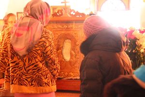 В Великие Луки прибыла чудотворная икона Божией Матери «Умиление» Локотская (фото)