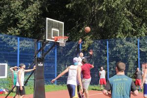 «Оранжевый мяч» в Великих Луках в День физкультурника (ФОТО)