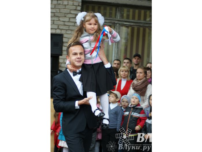 Школы города отметили 1 сентября (фото)