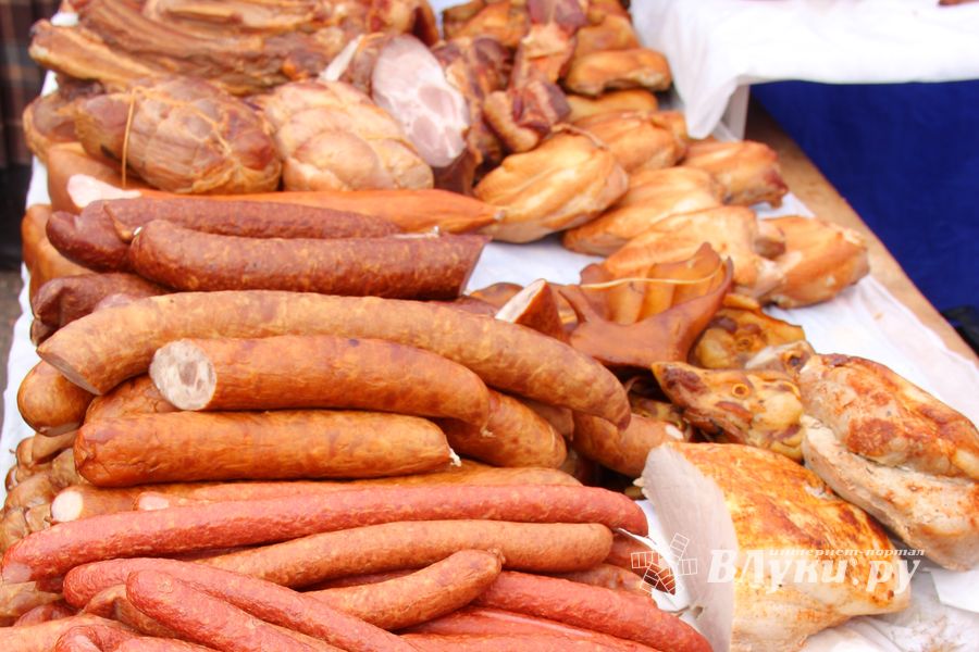 В Великих Луках проходит Весенняя ярмарка (ФОТО)