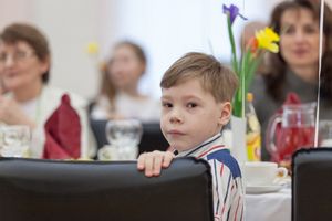 Андрей Турчак поблагодарил приемных родителей за «ежедневное, ежечасное и ежеминутное служение» детям (фото)