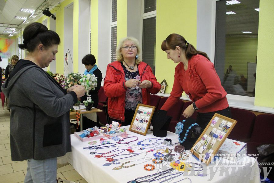 Выставка-ярмарка  «Волшебный сундучок»