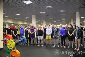 В Великих Луках состоялись Первенство города по жиму штанги и Первый Кубок города по армлифтингу (фото)
