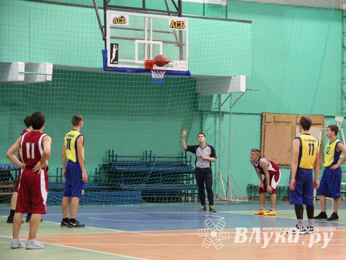 Лицеисты стали абсолютными чемпионами школьной баскетбольной лиги Великих Лук (ФОТО)