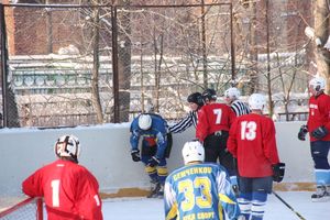 Великолукский хоккей: много забитых шайб и немного потасовок и разбитых лиц (фото)