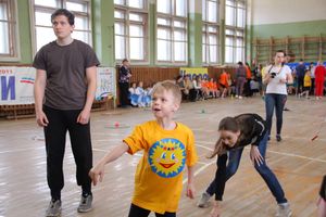 В Великих Луках проходят спортивные соревнования среди дошколят «Юные олимпионики» (ФОТО)