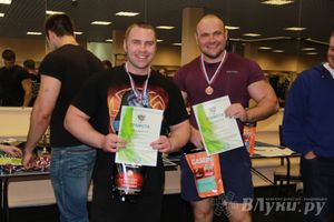 В Великих Луках состоялись Первенство города по жиму штанги и Первый Кубок города по армлифтингу (фото)