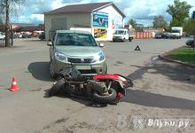В Великих Луках произошло ДТП с участием автомобиля Рено и скутериста (ФОТО)