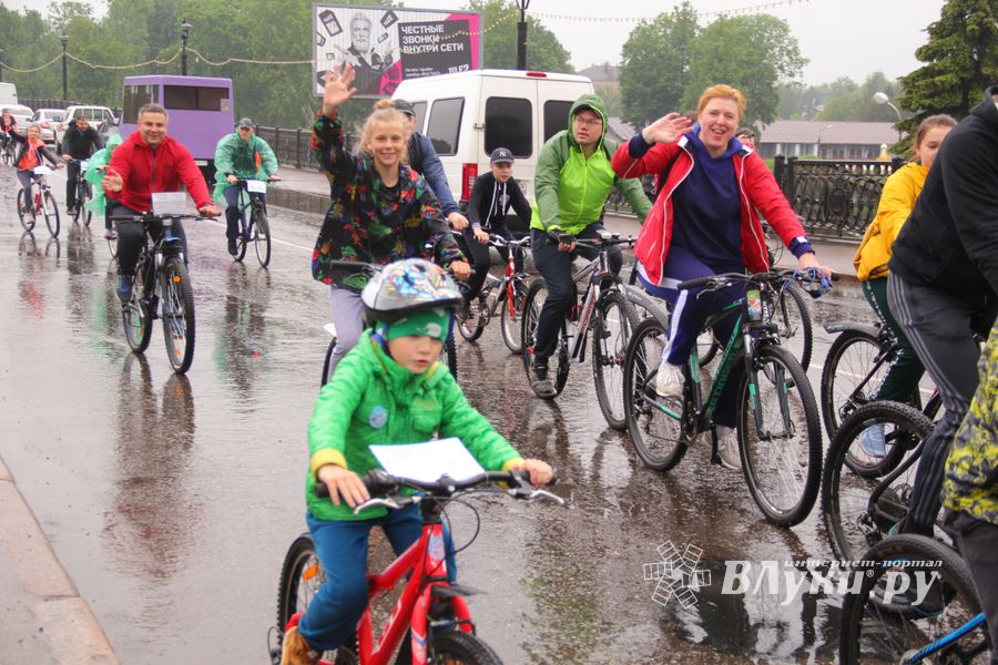 Зигзаг здоровья выполнили великолукские велосипедисты (ФОТО)