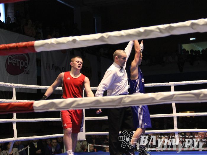 В Великих Луках состоялась матчевая встреча по боксу