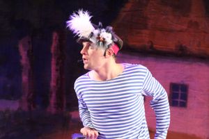 Кони стоят пьяные, хлопцы запряженные — в ГДК Ленина сыграли «Свадьбу в Малиновке» (ФОТО)