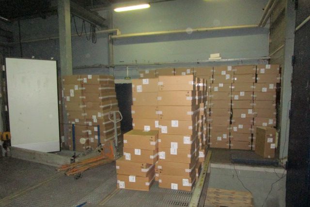 Свыше 10 тонн сигарет злоумышленники пытались скрыть от таможенного контроля (фото)