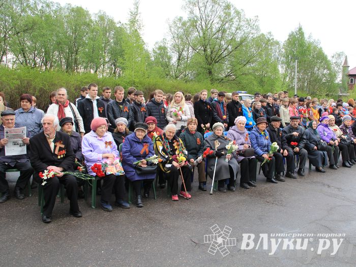 В Великих Луках почтили память погибших в Великой Отечественной войне
