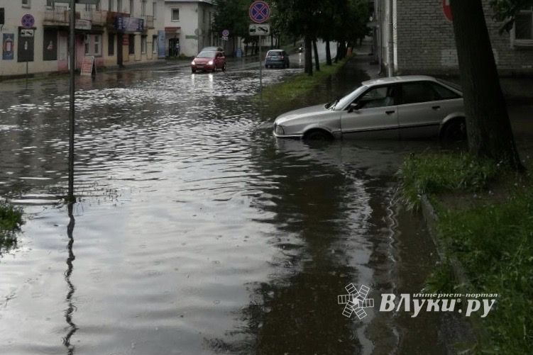 Великие Луки вновь затопило (ФОТО)