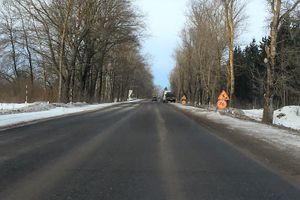 На трассе Шимск-Невель под Великими Луками идет ремонт дороги (ФОТО)