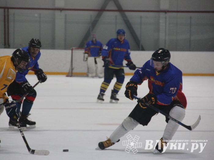 Великолукские хоккейные клубы провели матч в рамках чемпионата города (ФОТО)