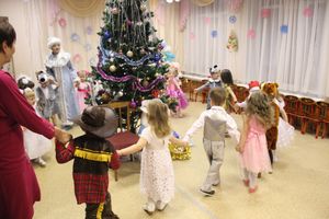 Новогодние утренники в Великих Луках продолжаются (ФОТО)