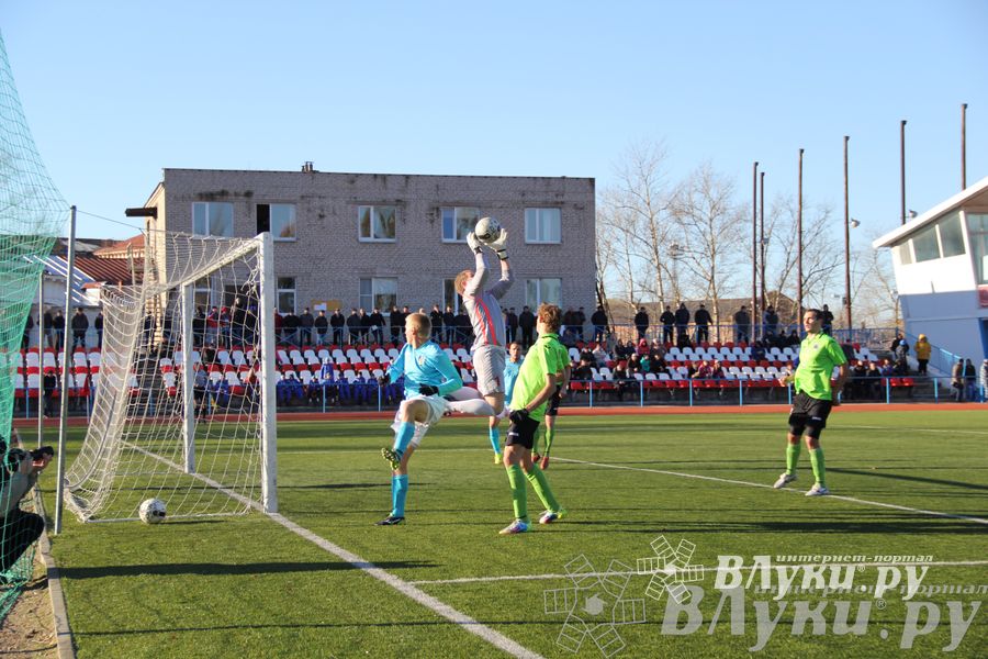 Футбольный матч «Луки-Энергия» — «Карелия» (фото)