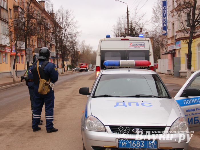 В Великих Луках «захватили заложников» (фото)