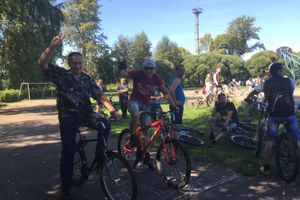 В день физкультурника в Великих Луках прошел велопробег (фото).