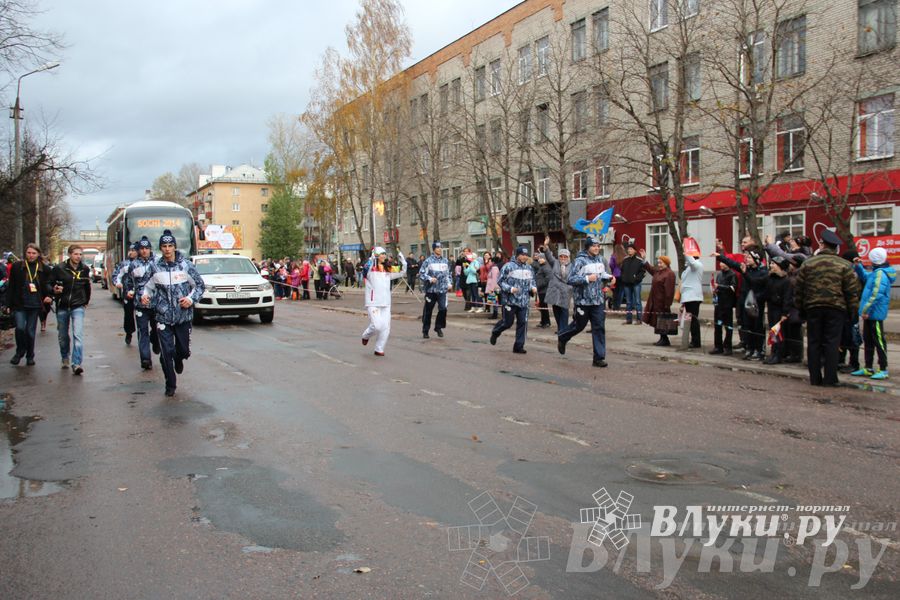 Эстафета Олимпийского огня в Изборске и Пскове