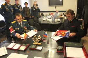 25 лет дружбы между пожарными Пскова и Нойса (фото)