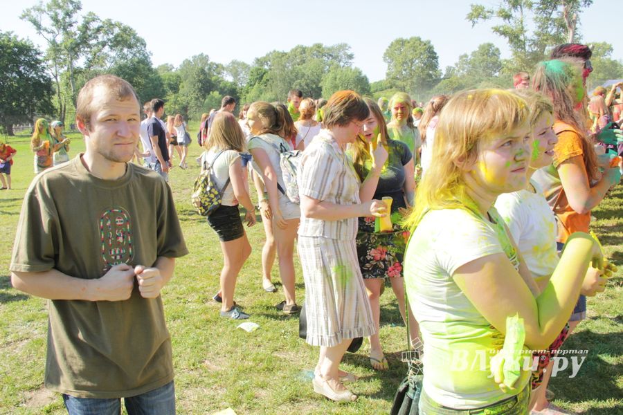 Яркие эмоции «ColorFest» в Великих Луках (ФОТО)