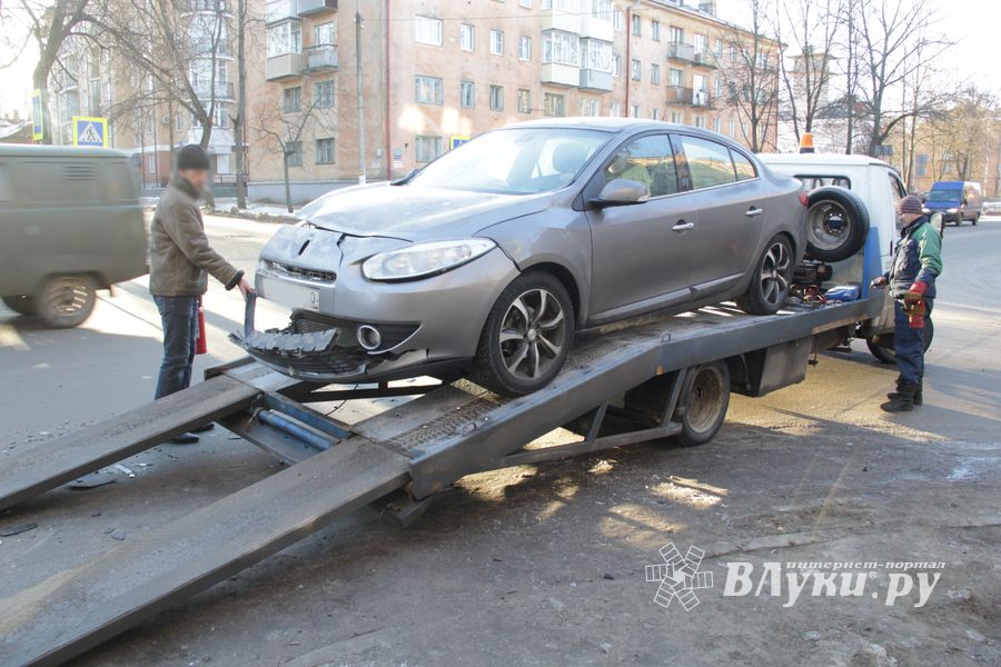 В Великих Луках произошло ДТП (ФОТО)