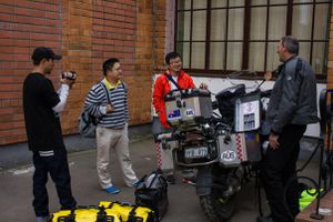 Иностранные туристы на электромобилях в Великих Луках (ФОТО)